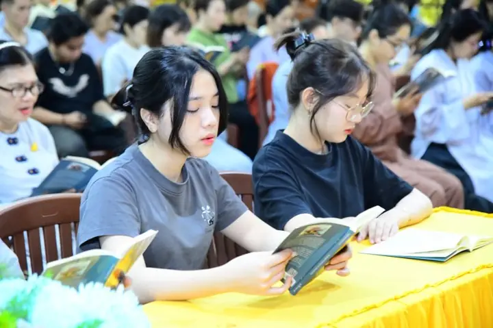 Tuổi Trẻ Hướng Phật