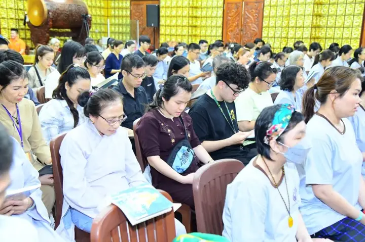 Tuổi Trẻ Hướng Phật