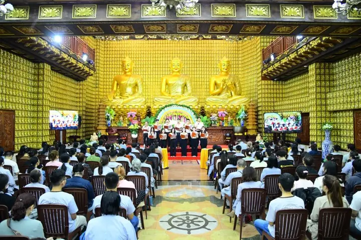 Tuổi Trẻ Hướng Phật