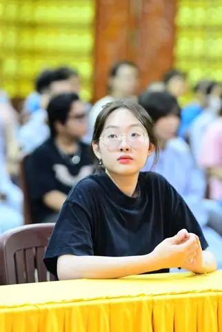 Tuổi Trẻ Hướng Phật