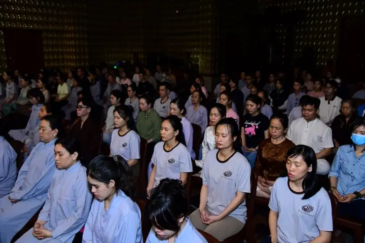 Tuổi Trẻ Hướng Phật