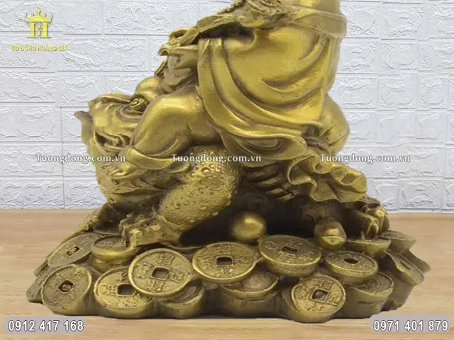 Ý Nghĩa Phong Thủy Học Của Tượng Phật Di Lặc Cưỡi Thiềm Thừ Bằng Đồng