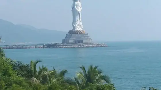 Vì Sao Có Tượng Quan Âm Ba Mặt Trong Phật Giáo?