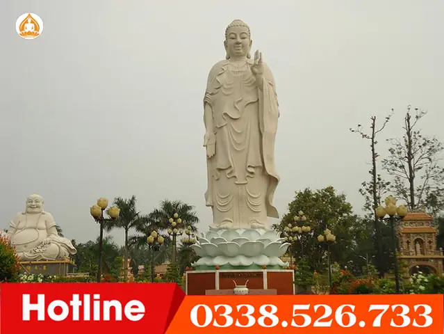 Các Pho Tượng Khổng Lồ Tại Chùa Vĩnh Tràng