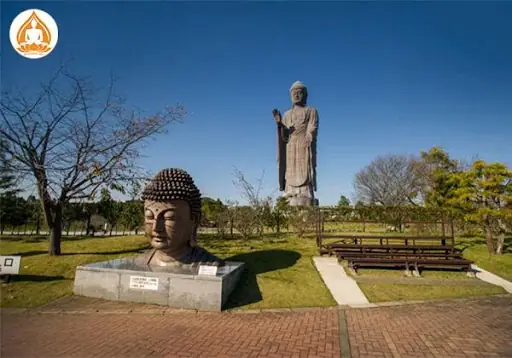 Ảnh Tượng Phật A Di Đà Lớn Nhất Thế Giới.