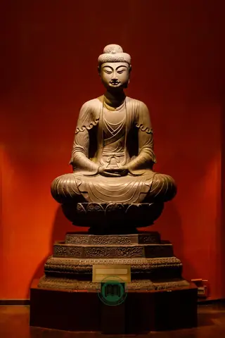 Tượng Phật A Di Đà Chùa Phật Tích Ở Bắc Ninh