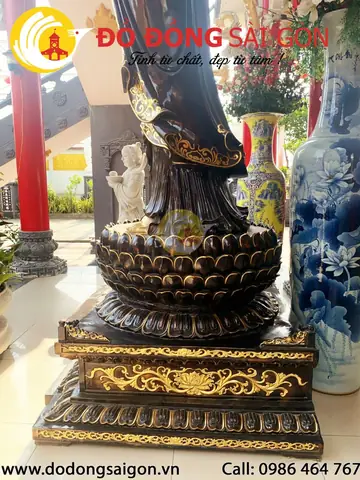 Tượng Phật Bà Đứng