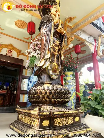 Tượng Phật Bà Đứng