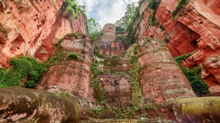 Lạc Sơn Đại Phật Ở Đâu? Đôi Nét Về Bức Tượng Cổ Này