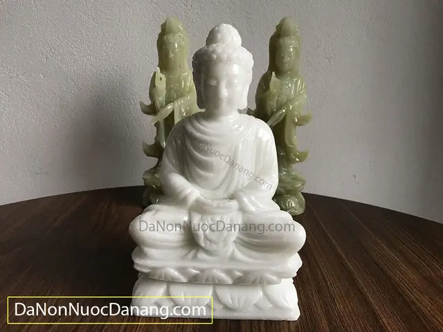 Tượng Phật Thích Ca Bằng Đá Loại Nhỏ