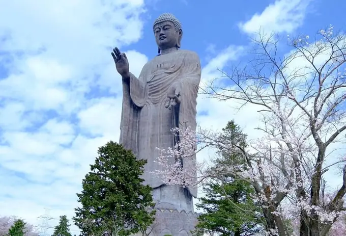 Đại Phật Ushiku Daibutsu Cao Tổng Cộng 120m