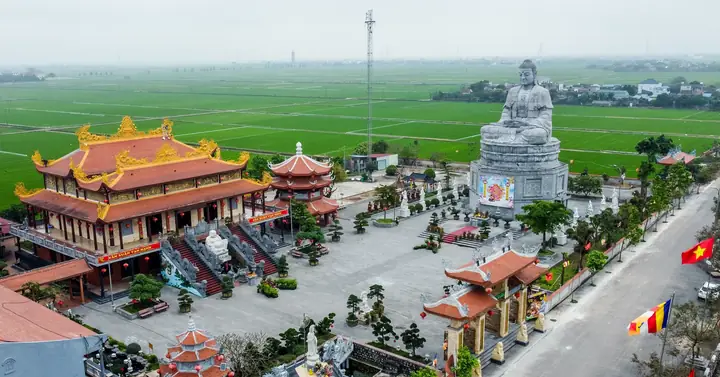 Ngôi Chùa Ở Nam Định Có Tượng Phật A Di Đà Bằnɡ Đá Xanh Lớn ...