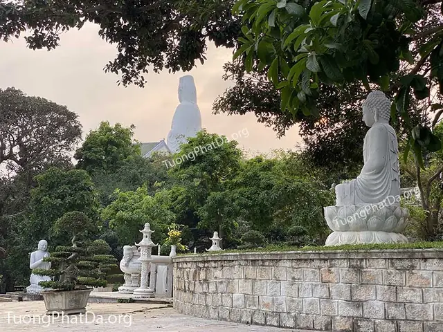 Tượng Phật Bà Quan Âm Chùa Linh Ứng Đà Nẵng