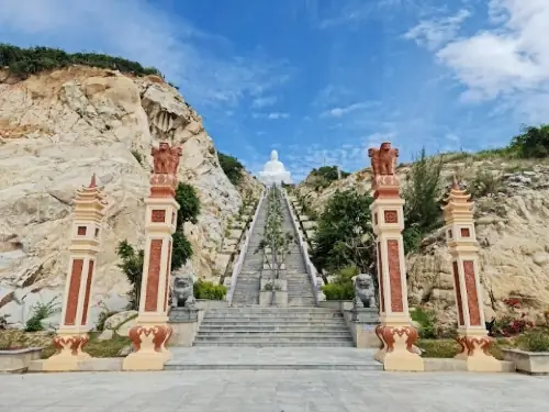 Chùa Ông Núi - Địa Điểm Du Lịch Tâm Linh Nổi Tiếng