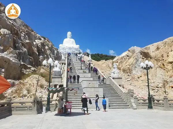 Tượng Phật Chùa Ông Núi Bao Nhiêu Bậc Thang?