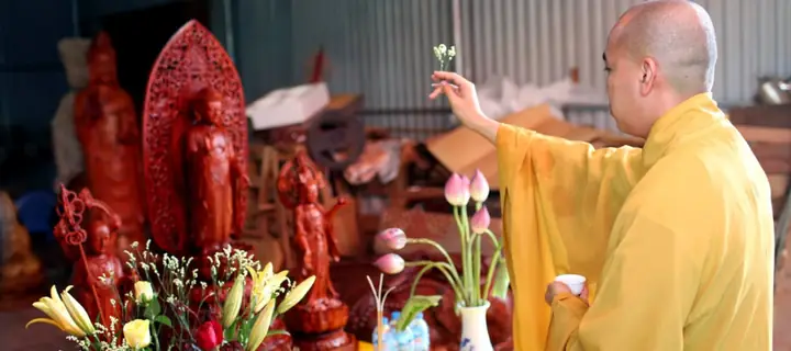 Mua Tượng Phật Có Cần Khai Quang Điểm Nhãn Không?