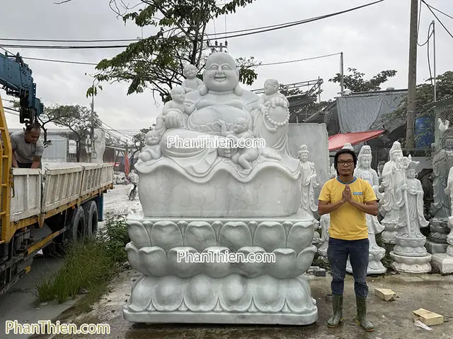 Tượng Phật Đá Non Nước, Đà Nẵng