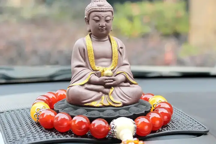 Nguyên Tắc Cốt Lõi Khi Thỉnh Và Đặt Tượng Phật Trên Xe Ô Tô