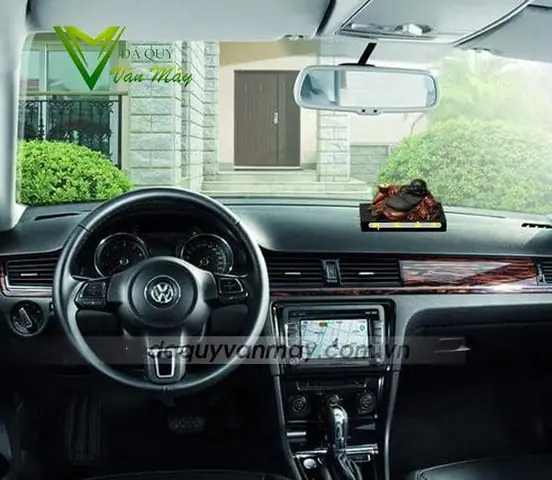 Cách Đặt Tượng Phật Di Lặc Trên Xe Ô Tô Đem Lại Tài Lộc Cho Chủ Nhân