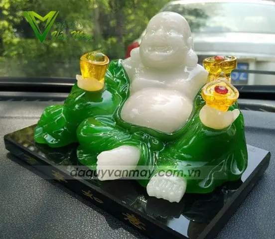 Cách Đặt Tượng Phật Di Lặc Trên Xe Ô Tô Đem Lại Tài Lộc Cho Chủ Nhân?