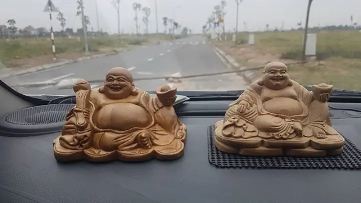 Những Điều Cấm Kỵ Khi Đặt Tượng Phật Trên Ô Tô