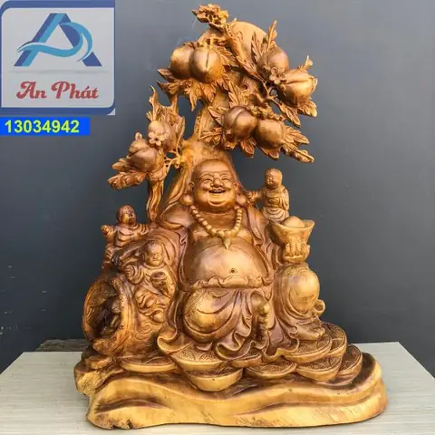 Tác Phẩm Phật Di Lặc Xá Xị Ngồi Gốc Đào- Phật Di Lặc Ngồi Gốc Đào Với Tự Thế Tự Tại, Cửu Phúc Vậy Xung Quanh Mang Ý Nghĩa Sự Trường Thọ Vĩnh Viễn, Từ Cửu Trong Từ Vĩnh Cữu Trường Tồn Theo Thời Gian. Tượng Cao 1m30 Rộng 1m25 Sâu 45cm, Chế Tác Trên Nền Chất Gỗ Xá Xị Nguyên Gốc, Đường Nét Tự Nhiên Tạo Nên Khác Biệt Của Tượng Phật.