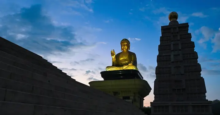 Chiêm Ngưỡng Tượng Phật Ngồi Bằng Đồng Lớn Nhất Châu Á | Báo ...