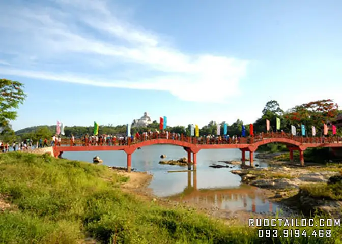 Ai Là Người Đã Tạo Ra Bức Tượng Phật Di Lặc Lớn Nhất Châu Á ?