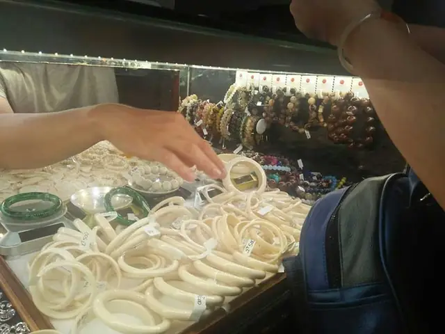 Tôi Đi Mua Móng Hổ, Ngà Voi: Toàn Đồ Giả! | Báo Pháp Luật Tp. Hồ ...