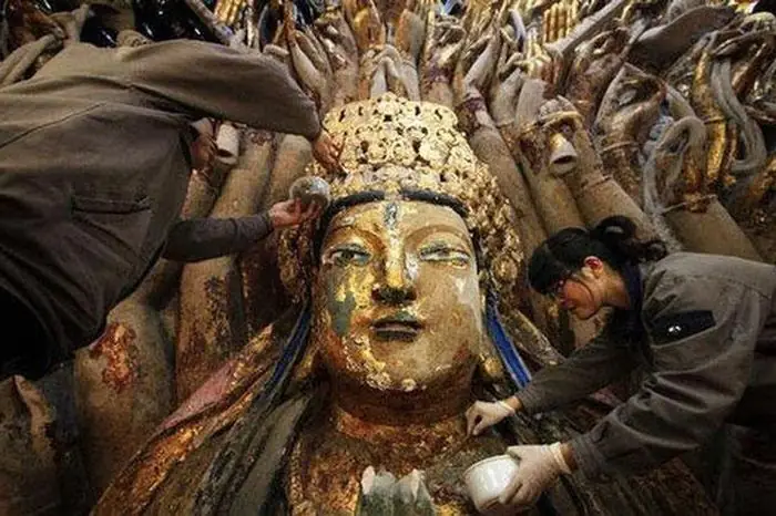 Sửa Tượng Phật Quan Âm Nghìn Tay 800 Năm Tuổi, Vô Tình Phát Hiện ...