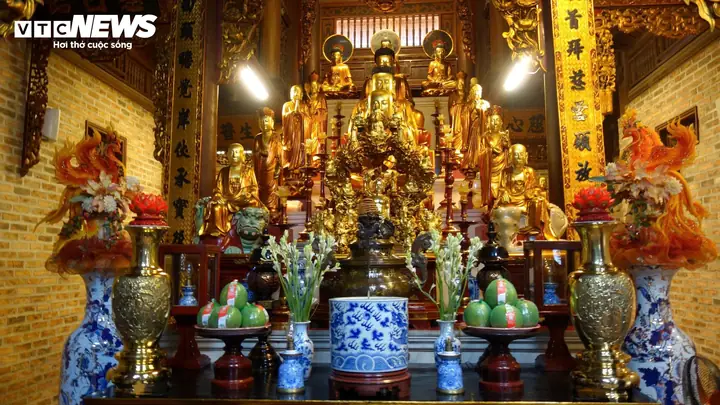 Giải Mã Bức Tượng Phật Ngồi Trên Lưng Vua Độc Nhất Vô Nhị Ở Hà Nội