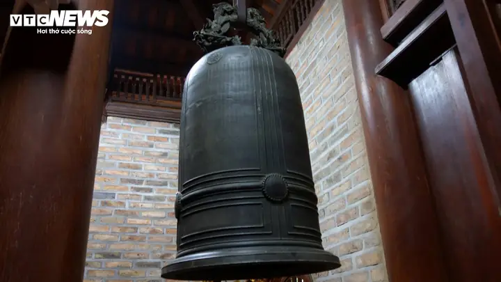 Giải Mã Bức Tượng Phật Ngồi Trên Lưng Vua Độc Nhất Vô Nhị Ở Hà Nội