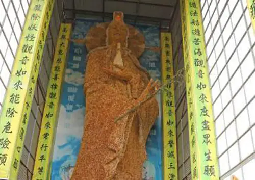 Tượng Phật Bằng Hoa Bất Tử Chùa Linh Phước Đà Lạt Lập Kỷ Lục Thế ...