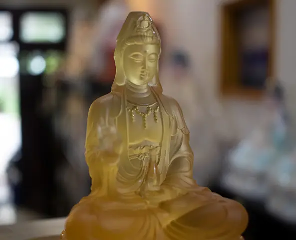 Tượng Quan Âm Để Ô Tô