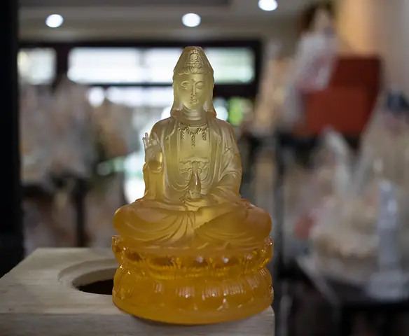 Tượng Quan Âm Để Xe