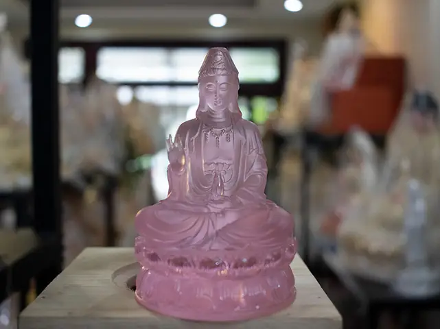 Để Tượng Phật, Quan Âm Trên Xe Không Che Chắn Tầm Nhìn Của Bạn.