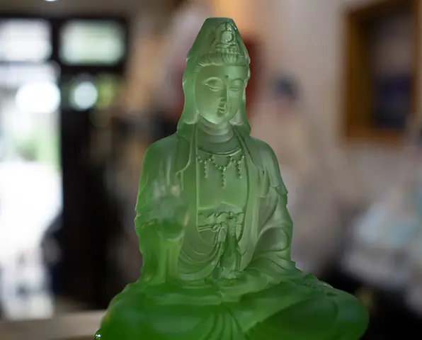 Tượng Quan Âm Để Ô Tô Cần Diện Dễ Nhìn