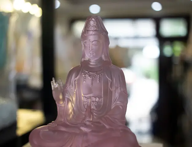 Để Tượng Phật, Quan Âm Trên Xe Không Che Chắn Tầm Nhìn Của Bạn.