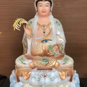 Tượng Quan Âm Bồ Tát Áo Nâu Họa Tiết Hoa Sen Nổi Đế Non Nước