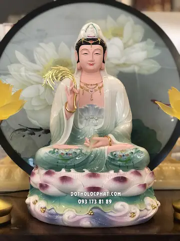 55. Tượng Quan Âm Bồ Tát Áo Xanh Đế Non Nước Poly Qabt-091