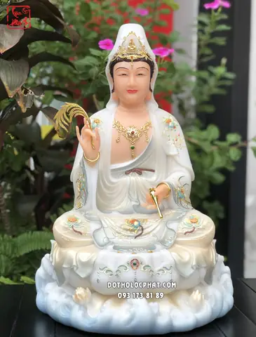 Tượng Quan Âm Bồ Tát Áo Trắng Họa Tiết Hoa Sen Đế Non Nước
