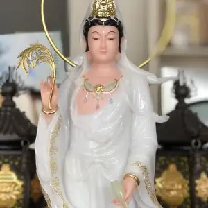 Tượng Phật Quan Âm Đứng Áo Trắng Hào Quang Vòng Qabt-068