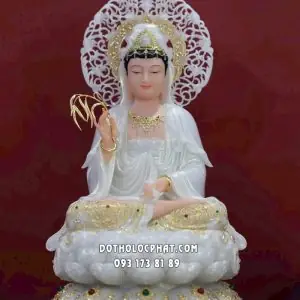 Tượng Quan Âm Bồ Tát Áo Trắng Viền Vàng Nạm Ngọc Hào Quang Lá Đề