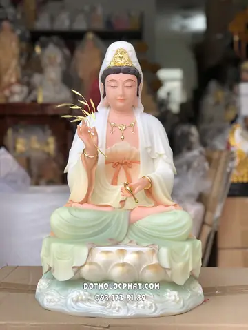 68. Tượng Quan Âm Non Nước Y Áo Xanh Qabt-051