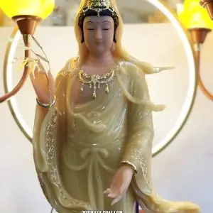 Tượng Phật Quan Âm Đứng Thạch Anh Đế Mây