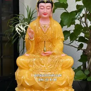 Tượng Quan Âm Bồ Tát Thạch Anh Áo Rũ Viền Vàng Đế Sen