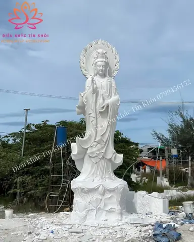 Bồ Tát Quan Thế Âm Là Ai?