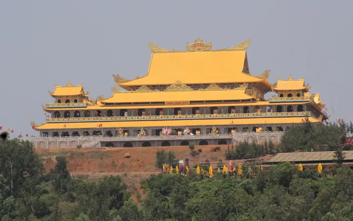 Nghệ Sĩ Lương Thanh Làm Tượng Phật Để Mọi Người Hạnh Phúc