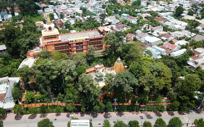 Chùa Tây Tạng Có Bức Tượng Phật Bằng Tóc Người Lớn Nhất Việt Nam