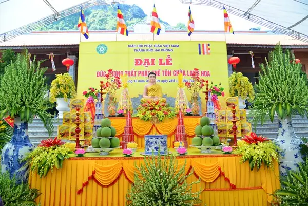 Tượng Phật Thế Tôn